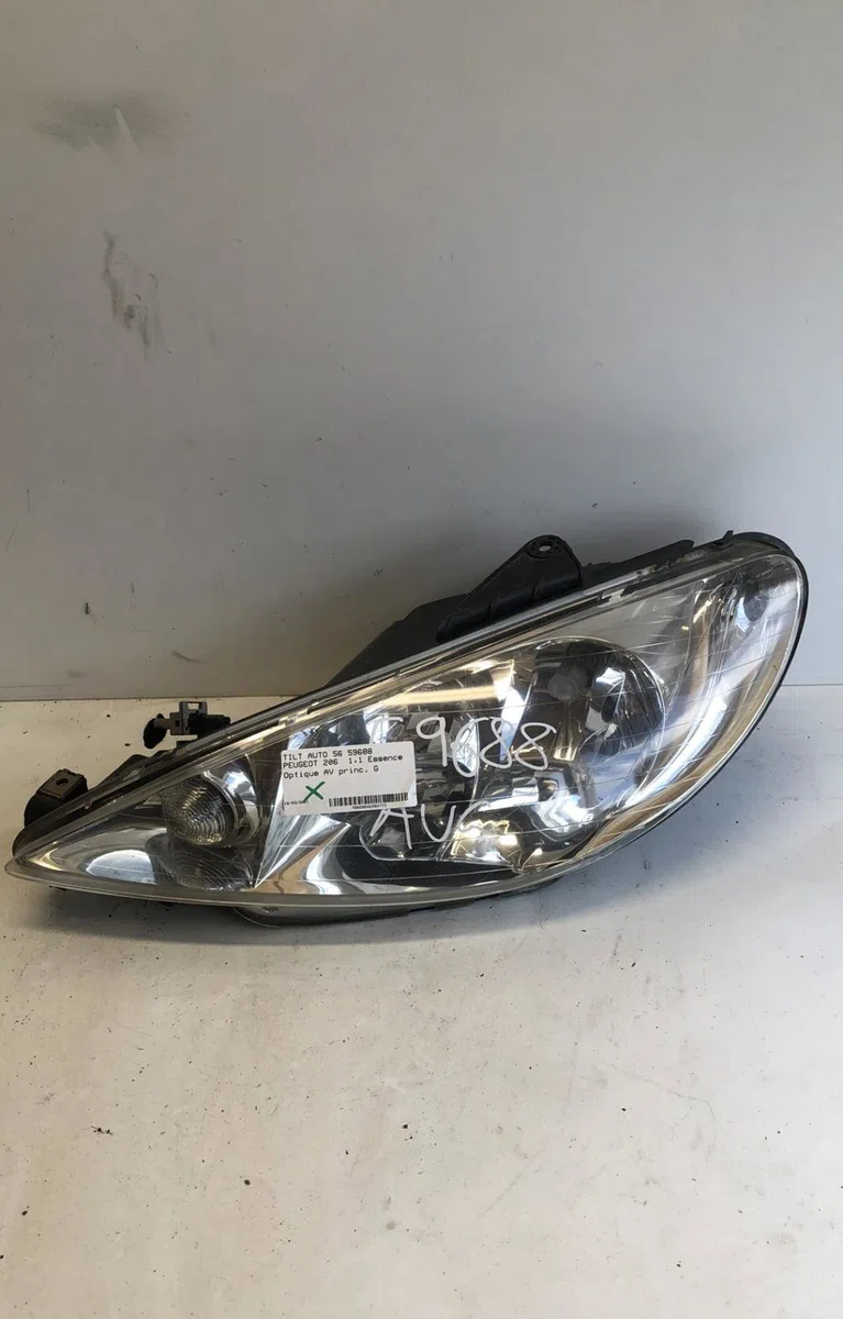 Phare gauche Peugeot 206 3-5 portes (2A-C) 1.1 i (1998-2007) occasion