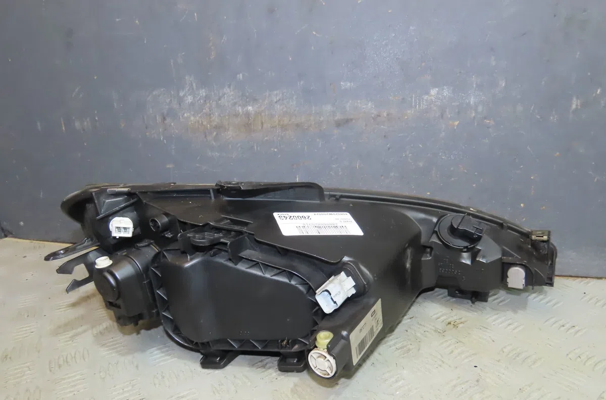 Phare gauche Peugeot 206 3-5 portes (2A-C) 1.4 hdi eco 70 (2001-2009) 5 portes occasion