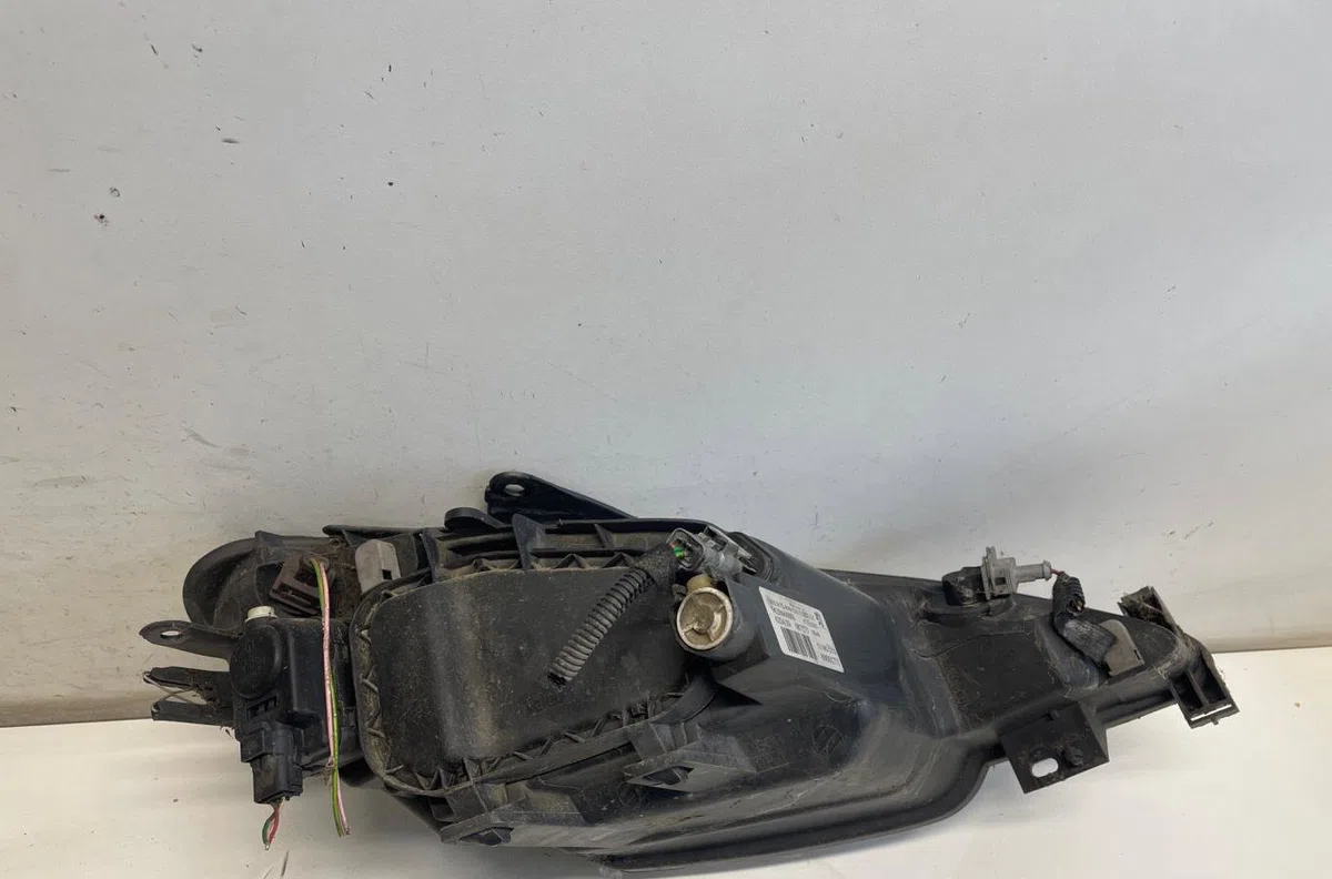 Phare gauche Peugeot 206 3-5 portes (2A-C) 2.0 hdi 90 (1999-2009) 5 portes occasion