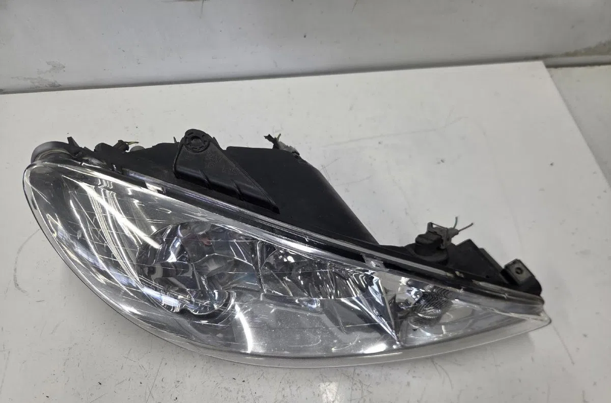 Phare gauche PEUGEOT 206 PHASE 1 occasion