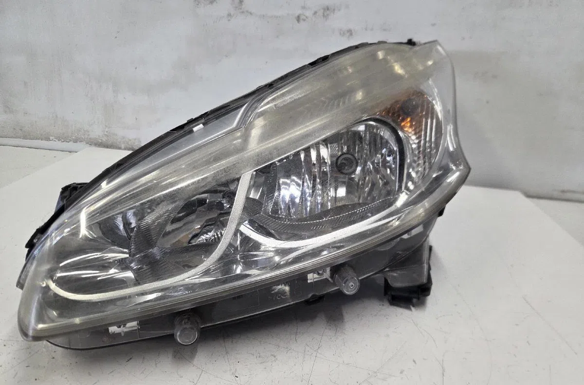 Phare gauche PEUGEOT 208 1 PHASE 1 occasion