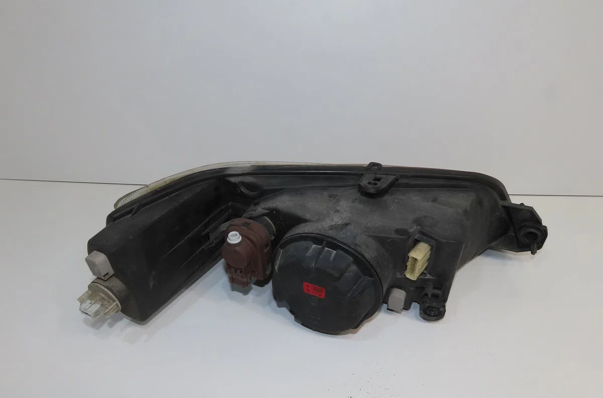 Phare gauche Peugeot 306 3-5 portes (7A, 7C, N3, N5) 1.4 (1993-2001) 5 portes occasion