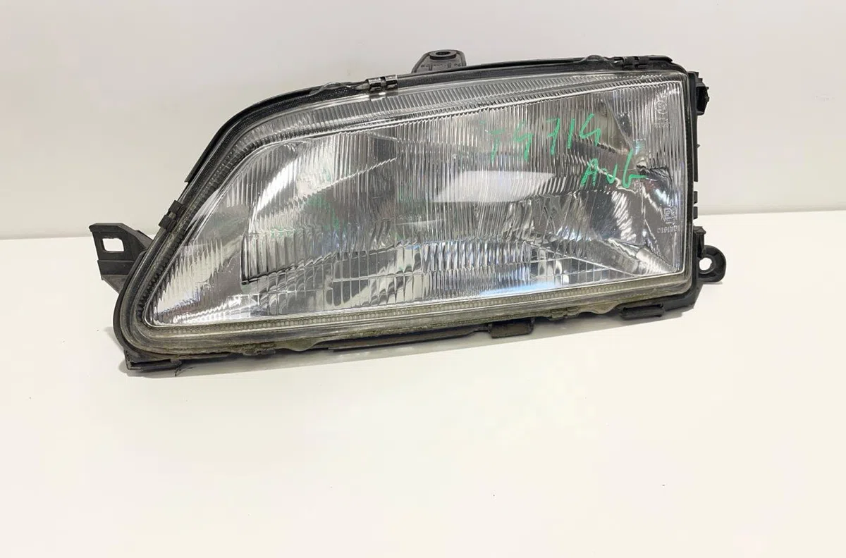 Phare gauche Peugeot 306 3-5 portes (7A, 7C, N3, N5) 1.6 (1993-2000) occasion