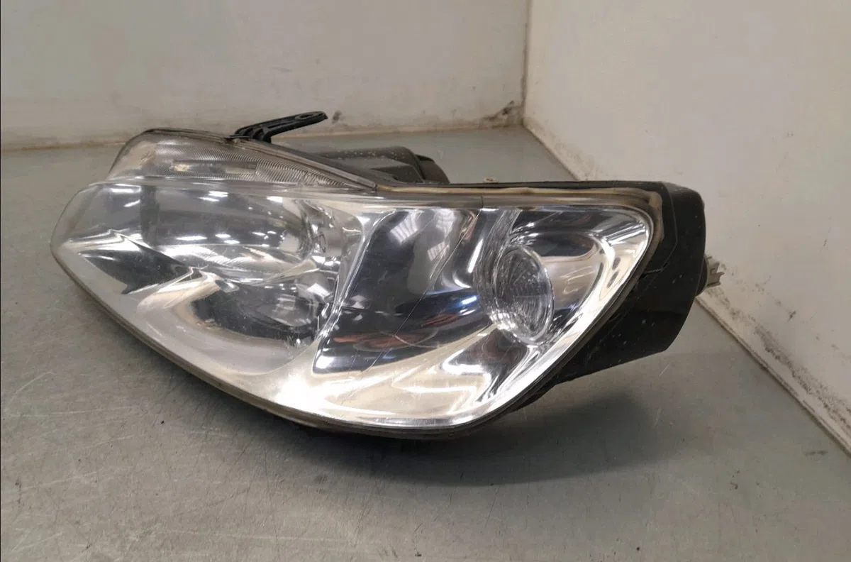 Phare gauche Peugeot 306 3-5 portes (7A, 7C, N3, N5) 2.0 hdi 90 (1999-2002) occasion