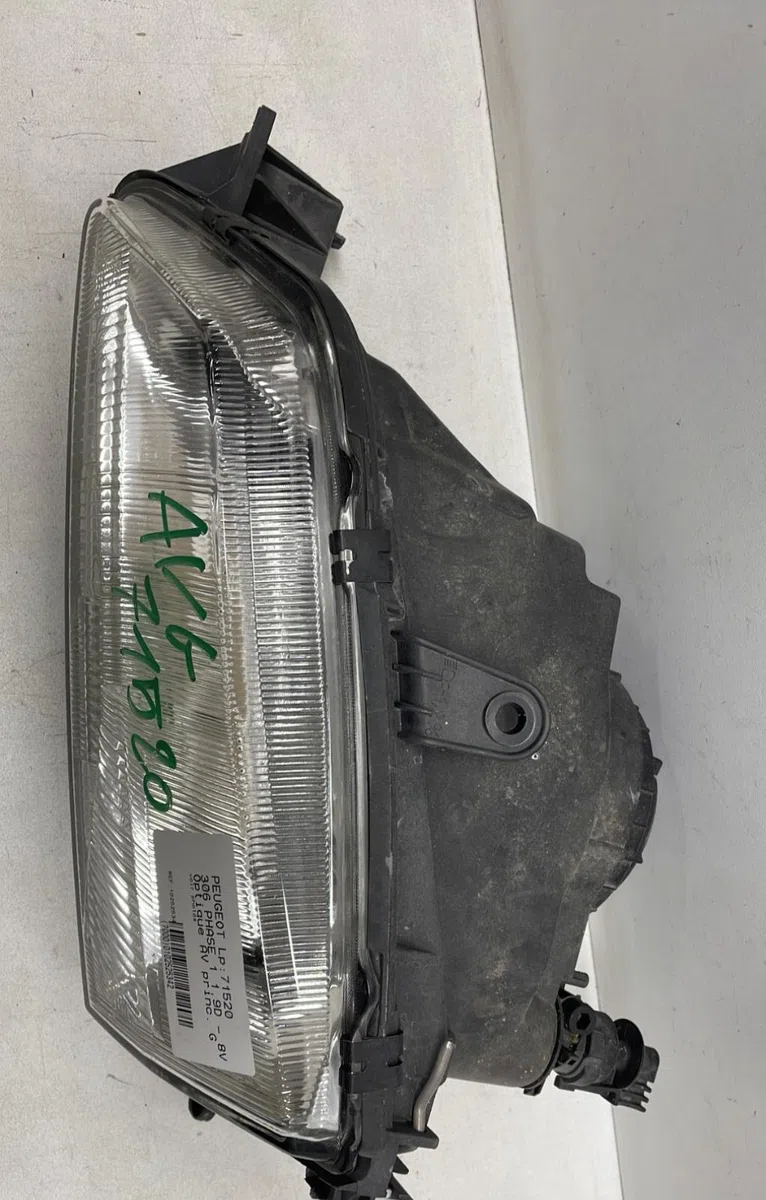 Phare gauche Peugeot 306 (7B, N3, N5) 1.9 sld (1994-2001) occasion