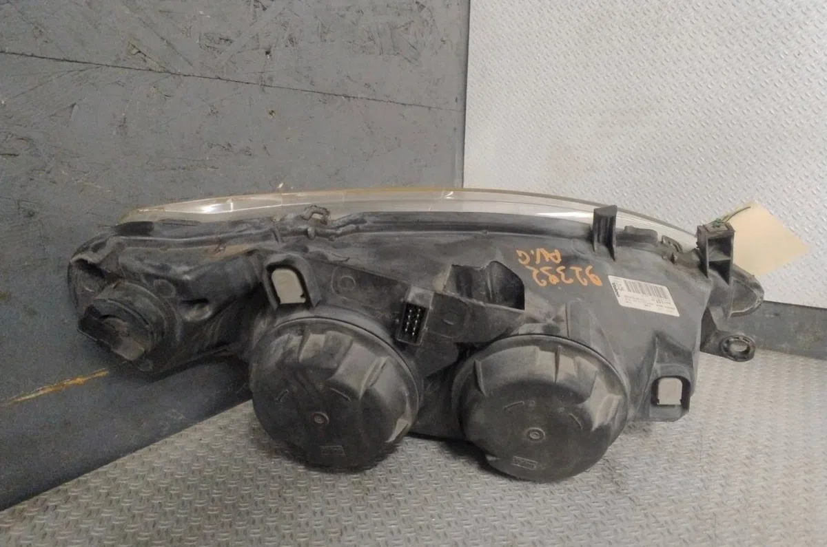 Phare gauche Peugeot 307 (3A-C) 1.6 hdi 110 (2004-2009) 5 portes occasion