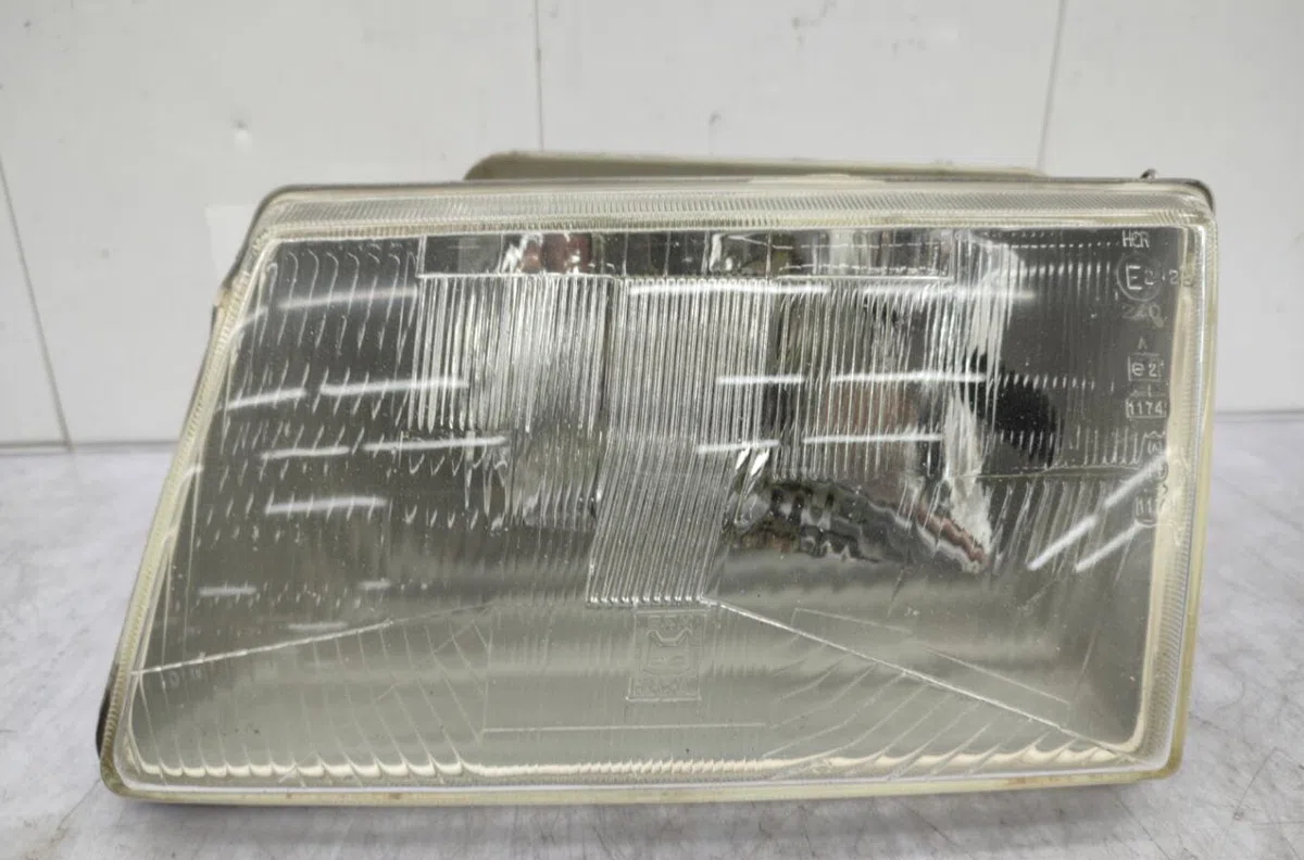 Phare gauche PEUGEOT 309 PHASE 1 occasion