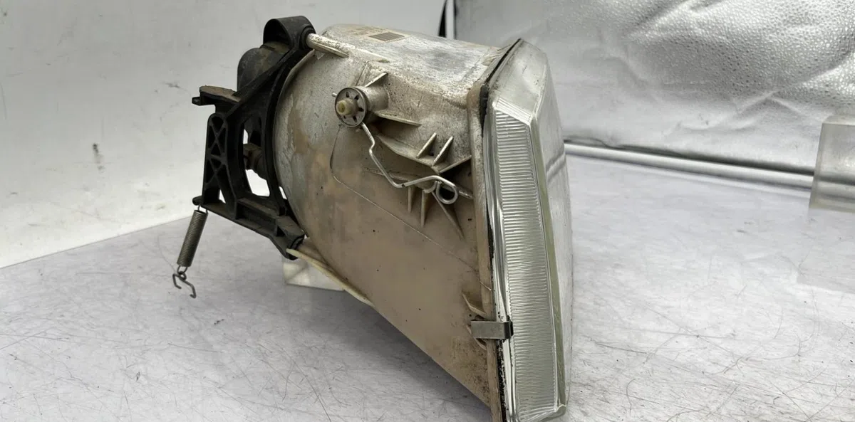 Phare gauche PEUGEOT 309 PHASE 2 occasion