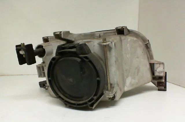 Phare gauche RENAULT CLIO I  1.9 D 65ch occasion