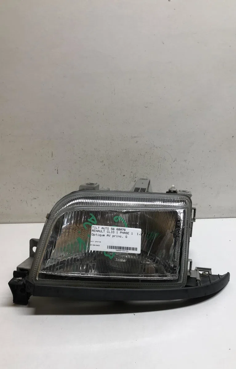 Phare gauche Renault CLIO I (B-C57_, 5-357_) 1.2 (b-c-s57a, b-c57s, 5-357f, 5-357j, 5-357l, 5-357r) (1990-1998) 5 portes