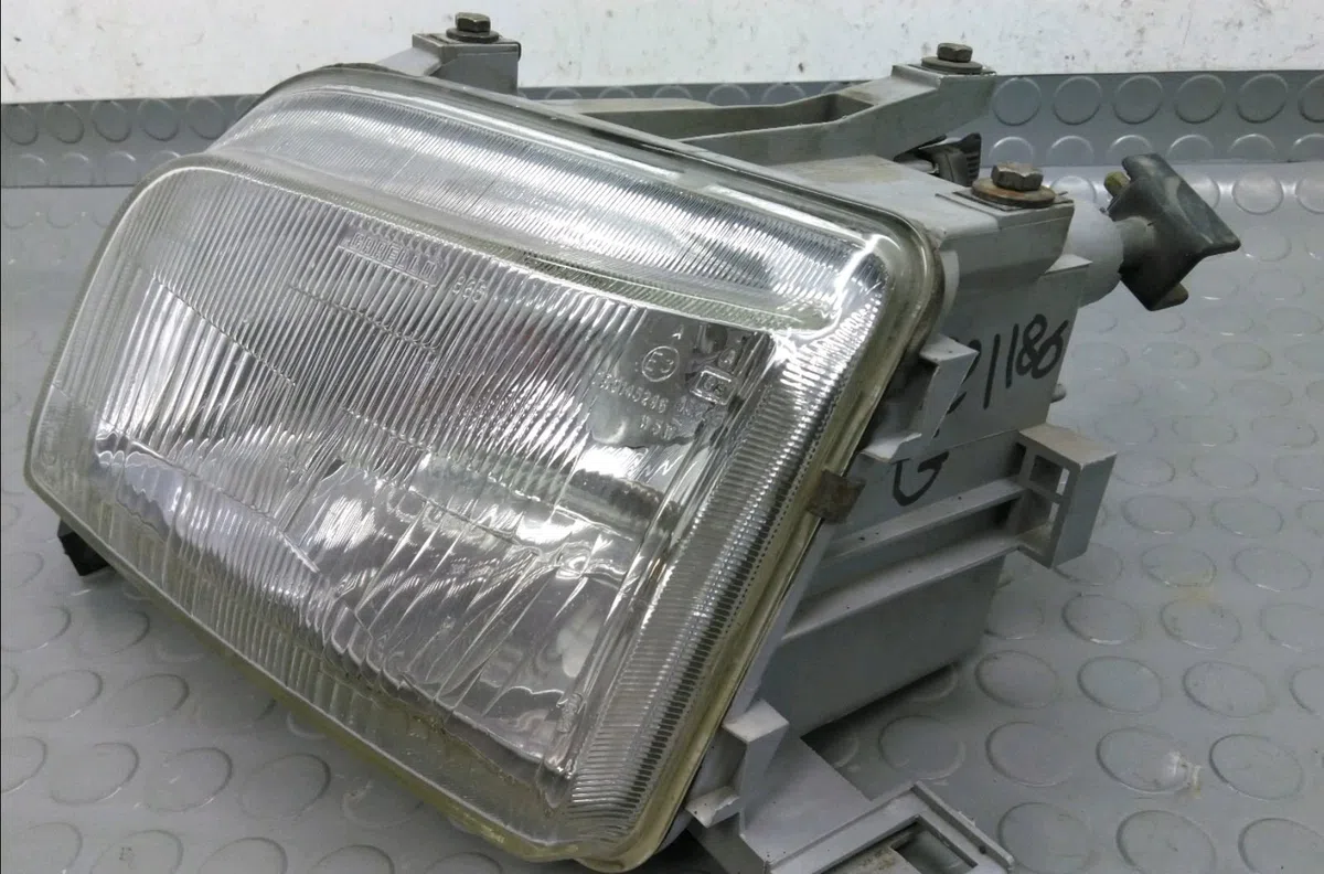 Phare gauche Renault CLIO I (B-C57_, 5-357_) 1.4 (1991-1998) occasion