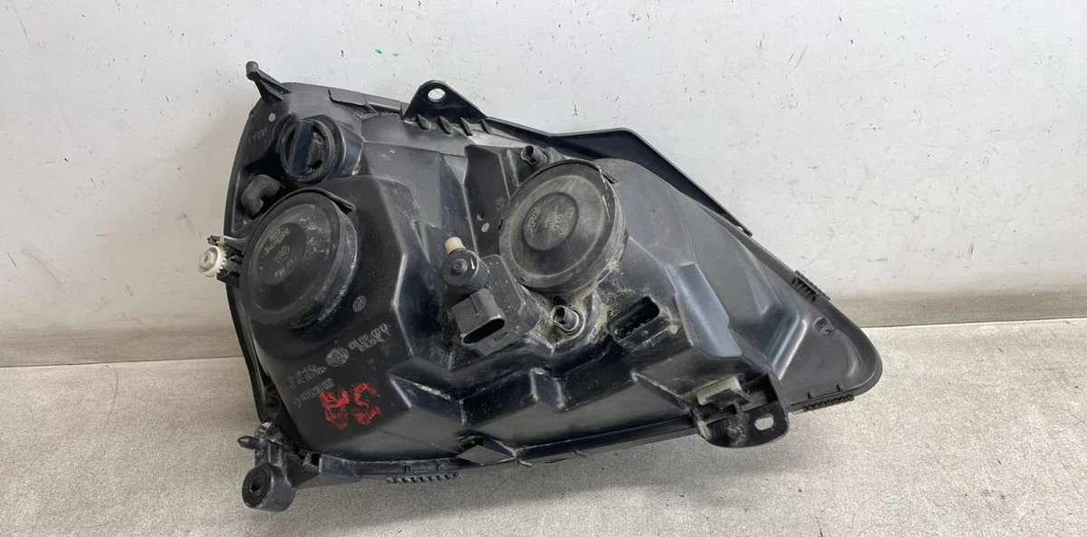 Phare gauche Renault CLIO II (BB_, CB_) 1.2 16v (bb05, bb0w, bb11, bb27, bb2t, bb2u, bb2v, cb05,... (2001-2016) 3 portes