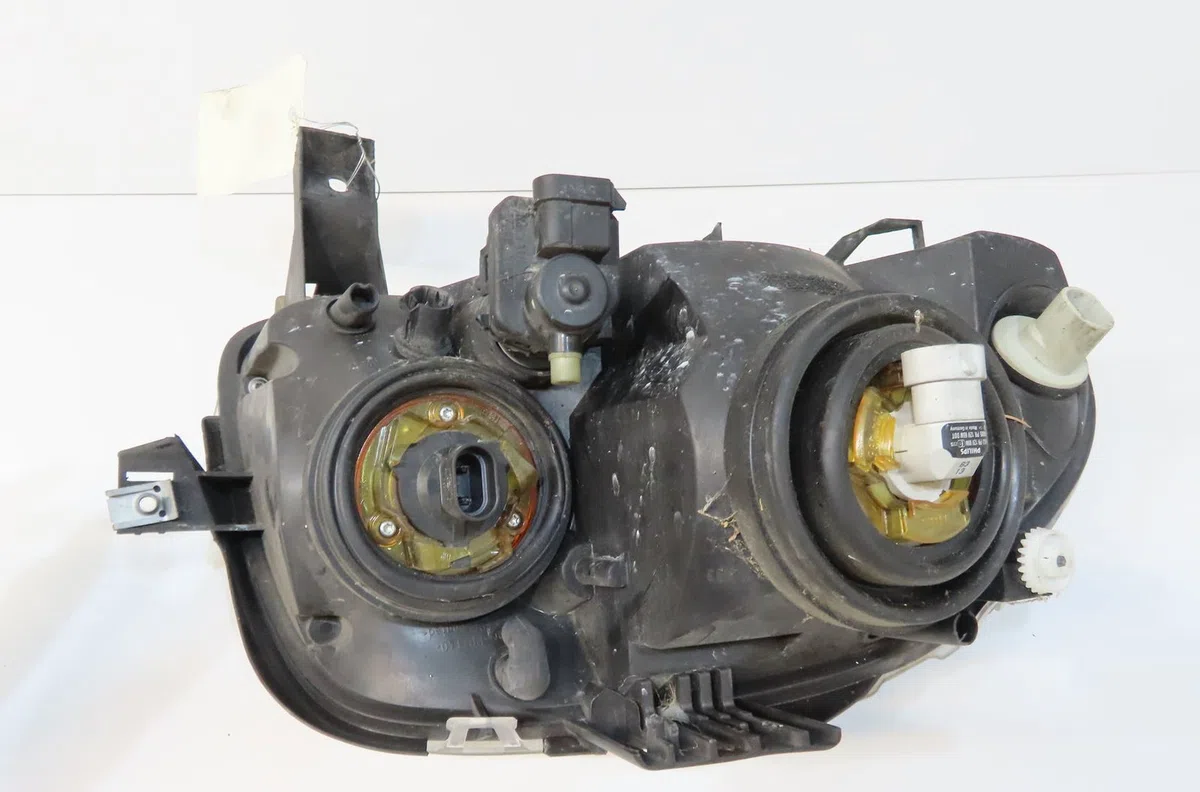 Phare gauche Renault CLIO II (BB_, CB_) 1.4 16v (b-cb0p, bb13) (2000-2008) 5 portes occasion