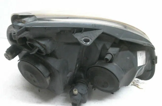 Phare gauche Renault CLIO II (BB_, CB_) 1.5 dci (b-cb07) (2001-2009) 3 portes occasion