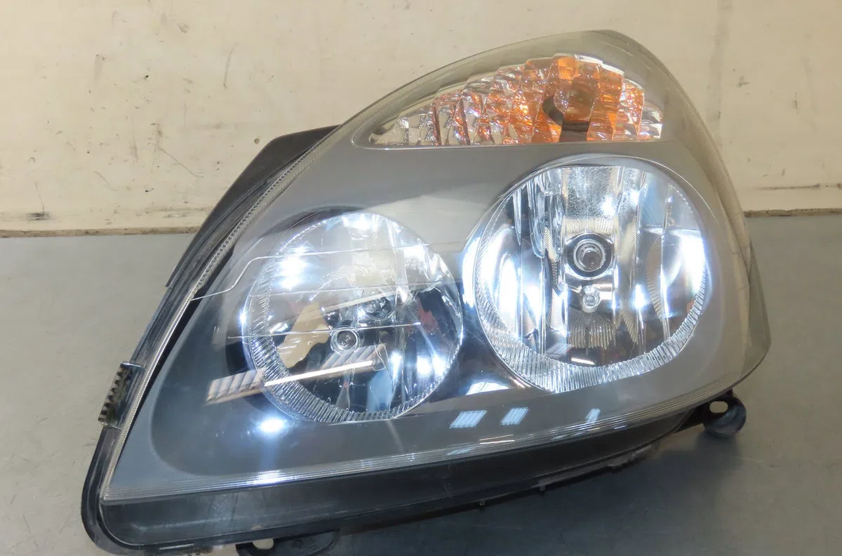 Phare gauche Renault CLIO II (BB_, CB_) 1.5 dci (b-cb08) (2001-2005) 5 portes occasion