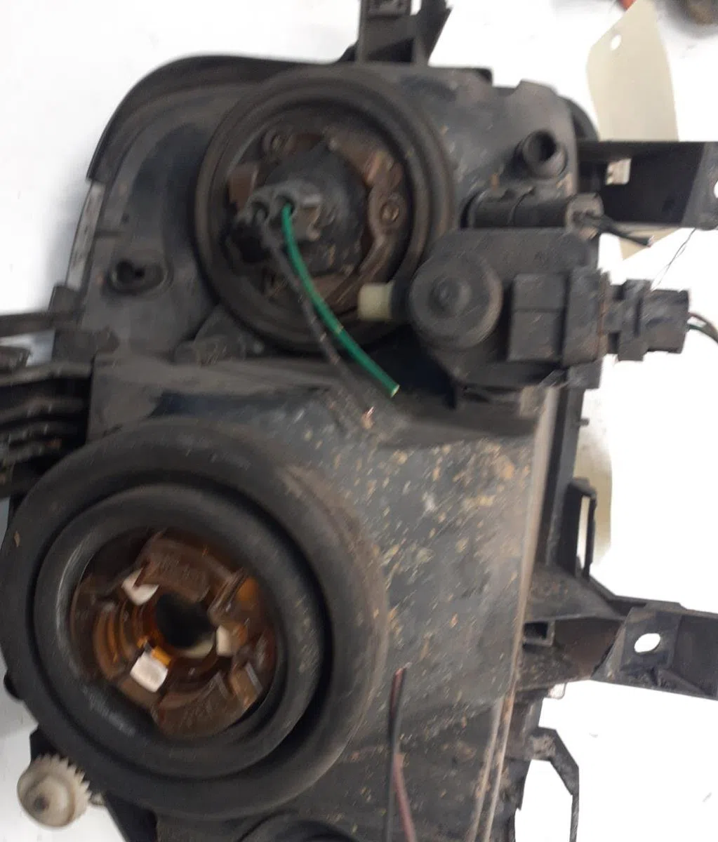Phare gauche Renault CLIO II (BB_, CB_) 1.9 dti (b-cb0u) (1999-2005) occasion
