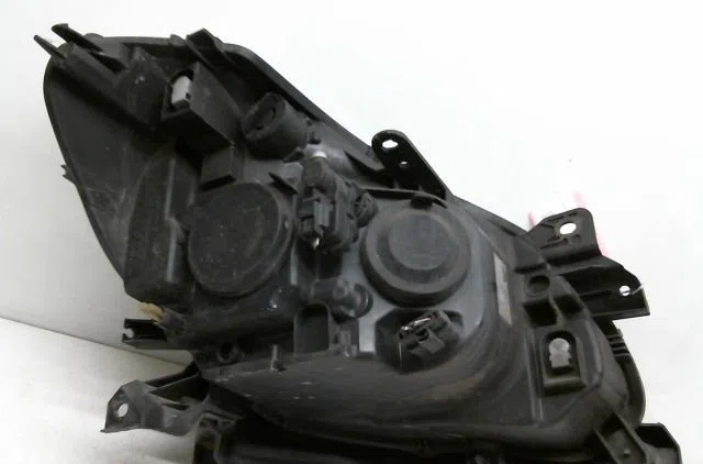Phare gauche Renault CLIO III (BR0-1, CR0-1) 1.2 16v (br02, br0j, br11, cr02, cr0j, cr11) (2005-2014) 5 portes occasion