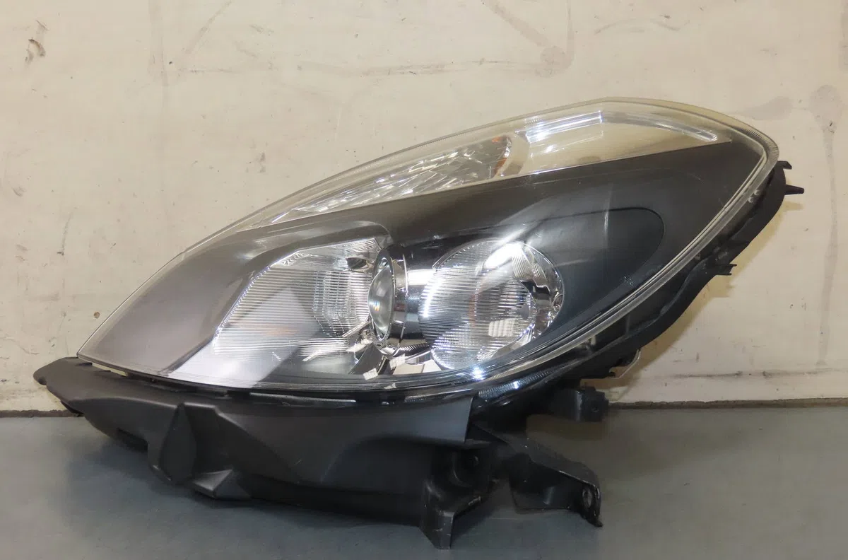 Phare gauche Renault CLIO III (BR0-1, CR0-1) 1.2 16v (br02, br0j, br11, cr02, cr0j, cr11) (2005-2014) 5 portes occasion