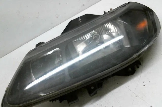 Phare gauche Renault LAGUNA I (B56_, 556_) 1.9 dti (b56j) (1997-2001) occasion