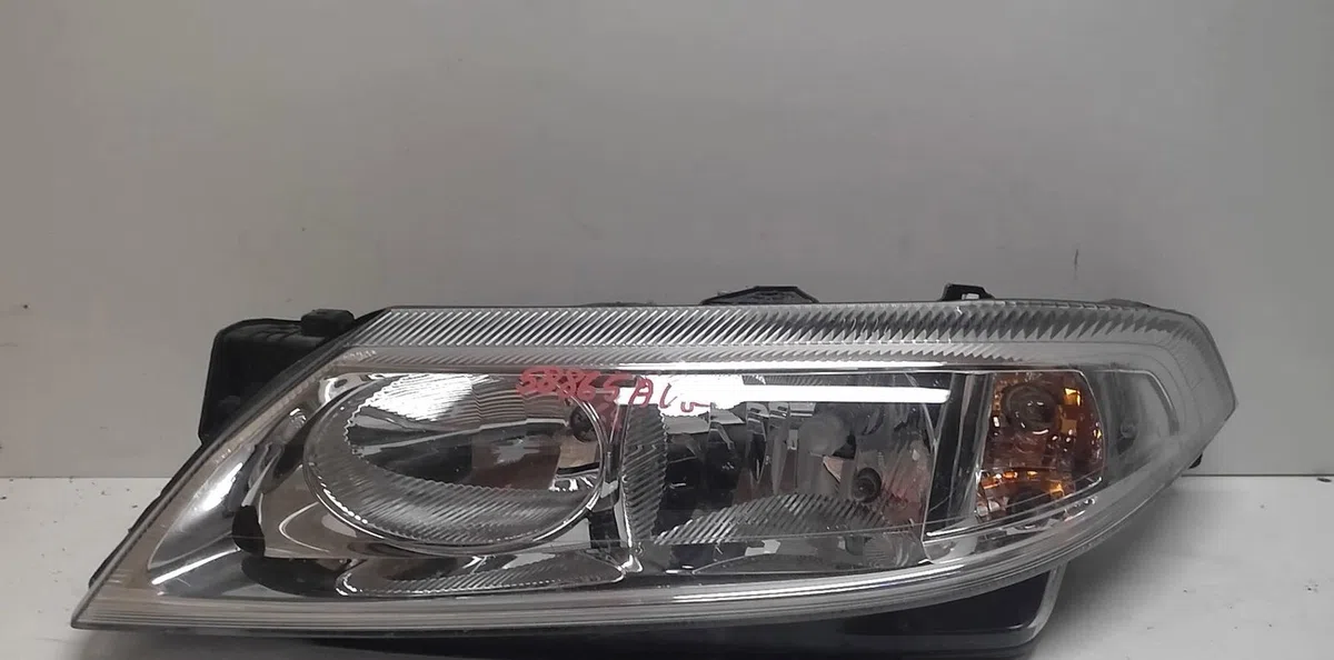 Phare gauche Renault LAGUNA II (BG0-1_) 1.6 16v (bg0a, bg0l) (2001-2005) occasion