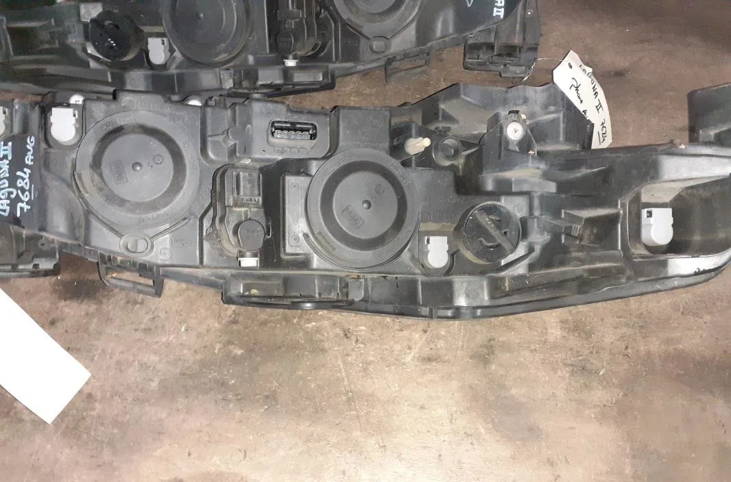 Phare gauche Renault LAGUNA II (BG0-1_) 1.9 dci (2001-2007) occasion
