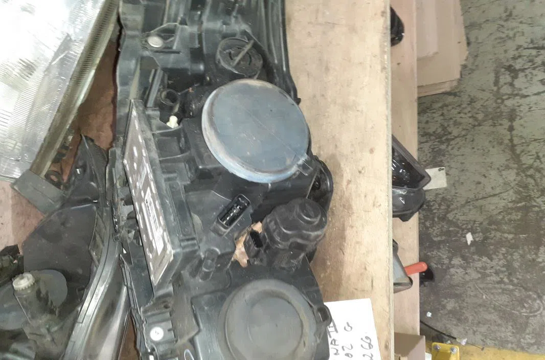 Phare gauche Renault LAGUNA II (BG0-1_) 1.9 dci (bg08, bg0g) (2001-2007) occasion