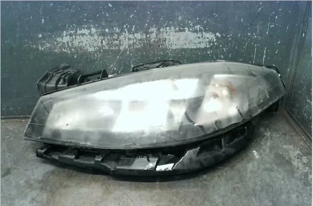 Phare gauche Renault LAGUNA II (BG0-1_) 1.9 dci (bg1a, bg1v) (2005-2007) occasion