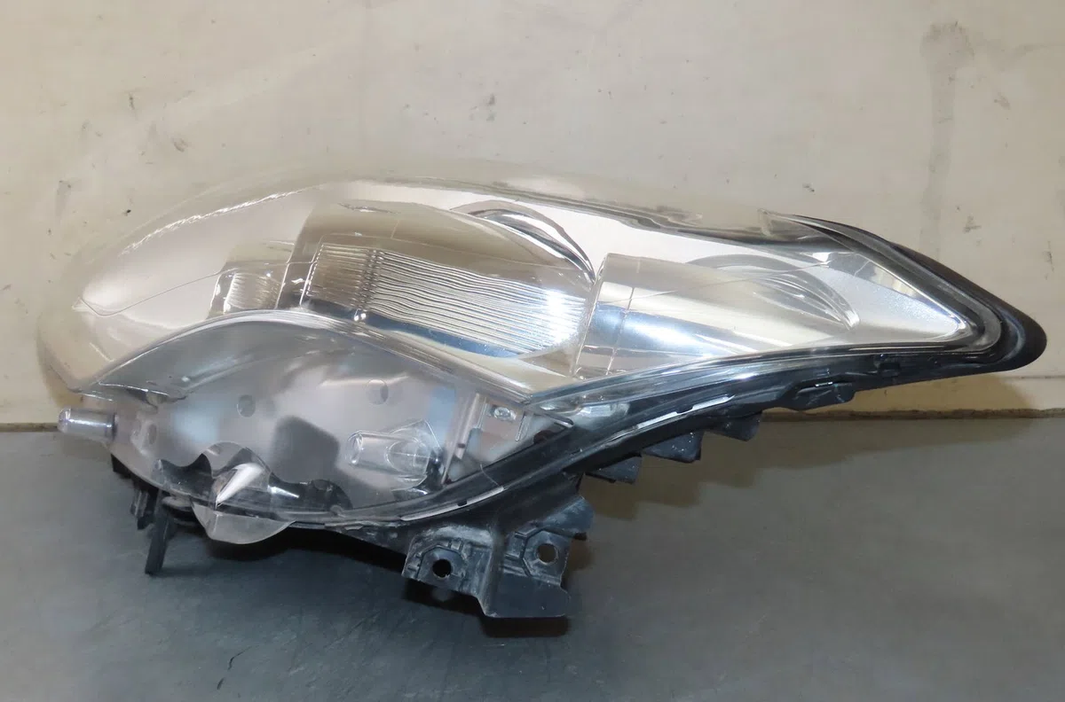 Phare gauche Renault LAGUNA III (BT0-1) 2.0 dci (bt01, bt08, bt09, bt0e, bt0k, bt12, bt1c, bt1d,... (2007-2015) 5 portes