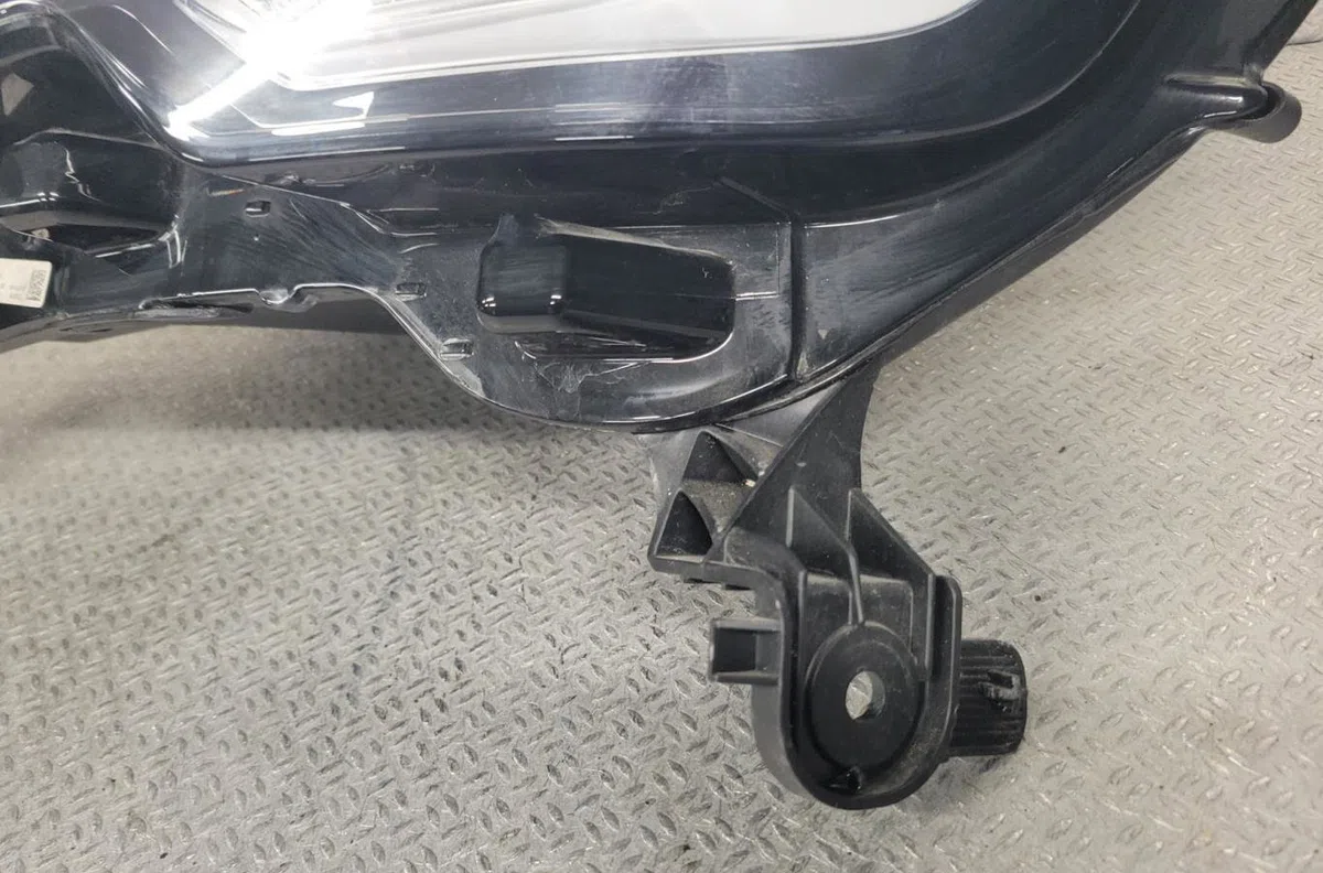 Phare gauche Renault MASTER III Camion plate-forme-Châssis (EV, HV, UV) 2.3 dci 145 fwd (ev0e, ev0f, hv0e, hv0f, uv0e, u