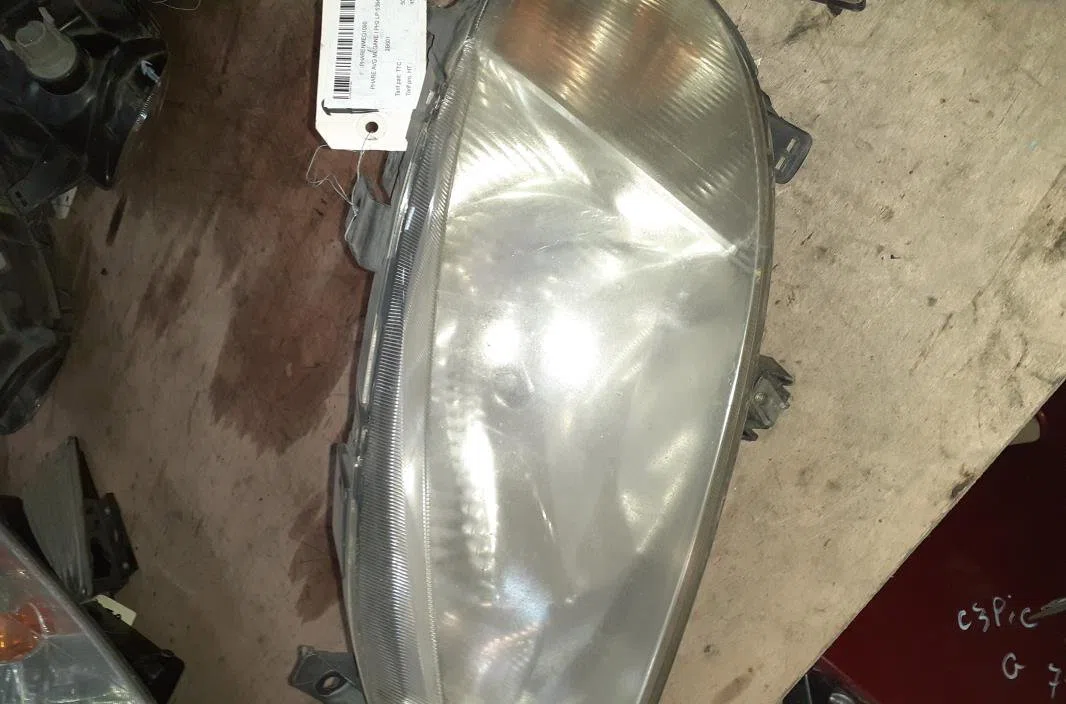 Phare gauche Renault MEGANE I (BA0-1_) 1.9 dti (ba1u) (2001-2003) occasion