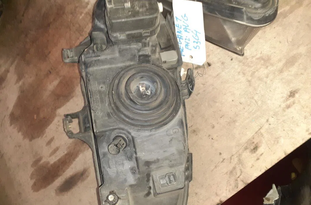 Phare gauche Renault MEGANE I (BA0-1_) 1.9 dti (ba1u) (2001-2003) occasion