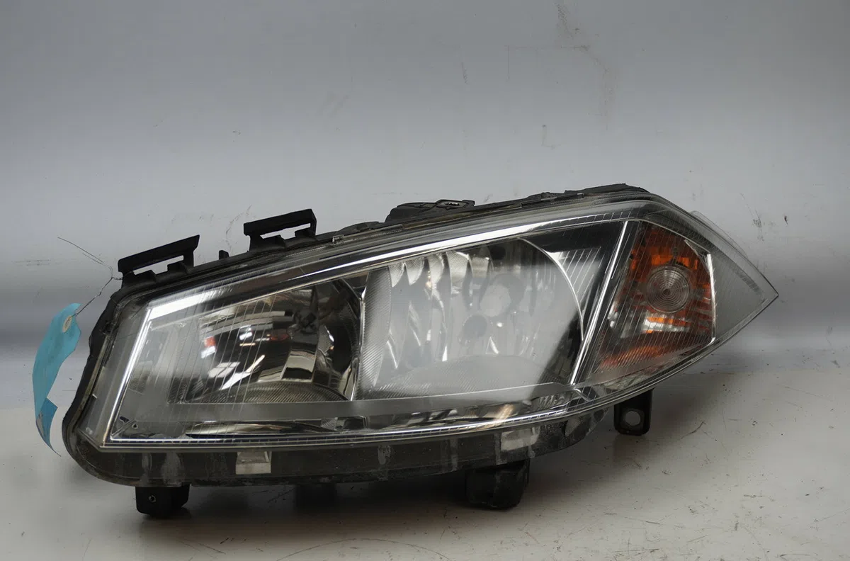 Phare gauche Renault MEGANE II (BM0-1_, CM0-1_) 1.6 16v (bm0c, cm0c) (2002-2008) occasion