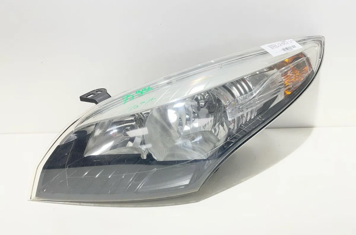 Phare gauche Renault MEGANE III 3-5 portes (BZ0-1_, B3_) 1.5 dci (bz09, bz0d, bz1w, bz29, bz14) (2009) 5 portes occasion