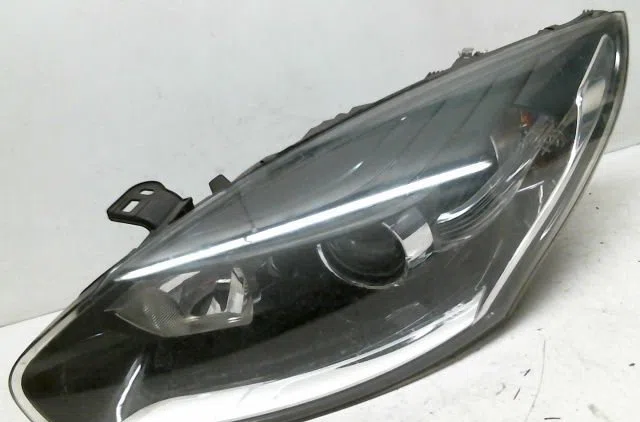 Phare gauche Renault MEGANE III 3-5 portes (BZ0-1_, B3_) 1.5 dci (bz1g, bz1w, bz0r) (2013-2015) 5 portes occasion