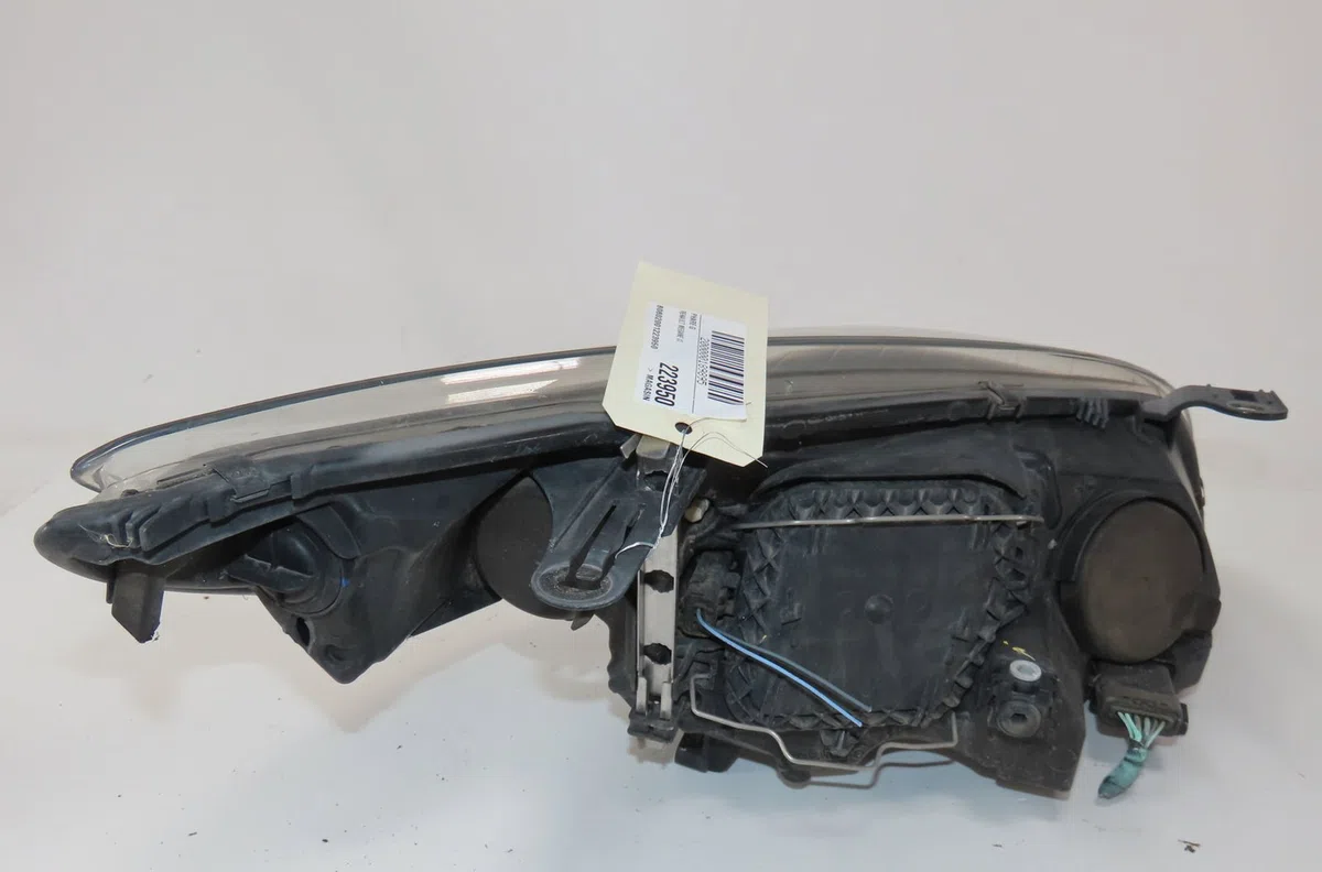 Phare gauche Renault MEGANE III Grandtour (KZ0-1) 1.5 dci (kz09, kz0d, kz1g, kz29, kz14, kz1w, kz10, kz1f,... (2009) 5 p