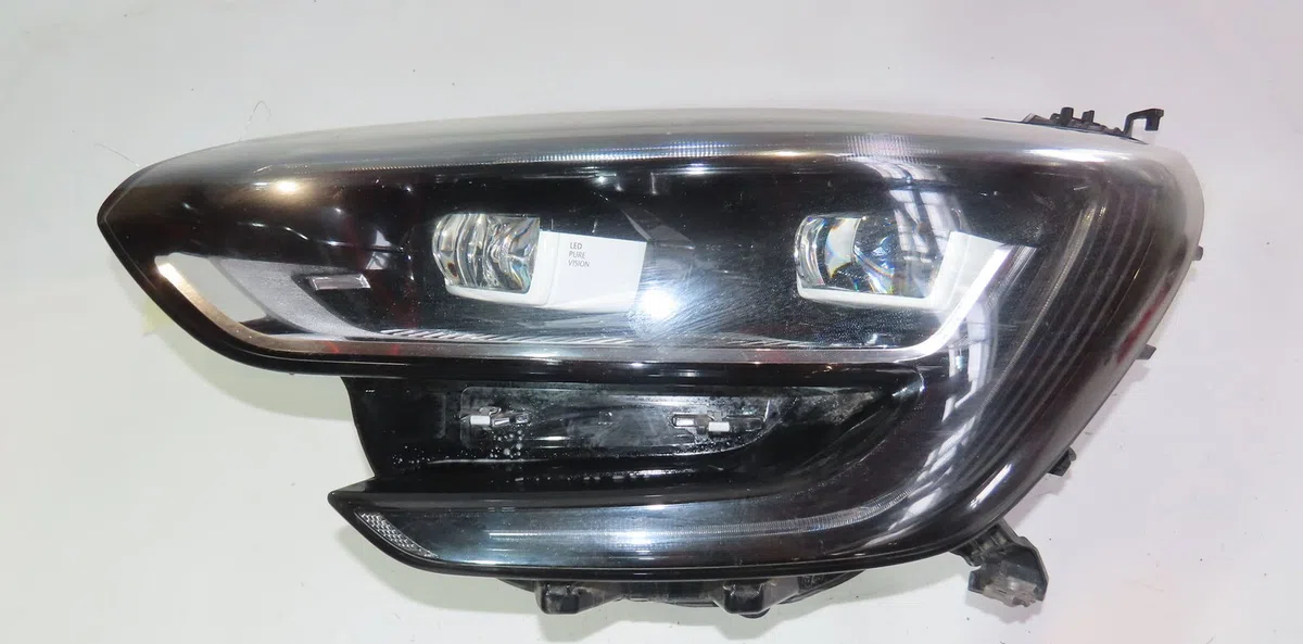 Phare gauche Renault MEGANE IV 3-5 portes (B9A-M-N_) 1.3 tce 160 (b9nc) (2018) occasion