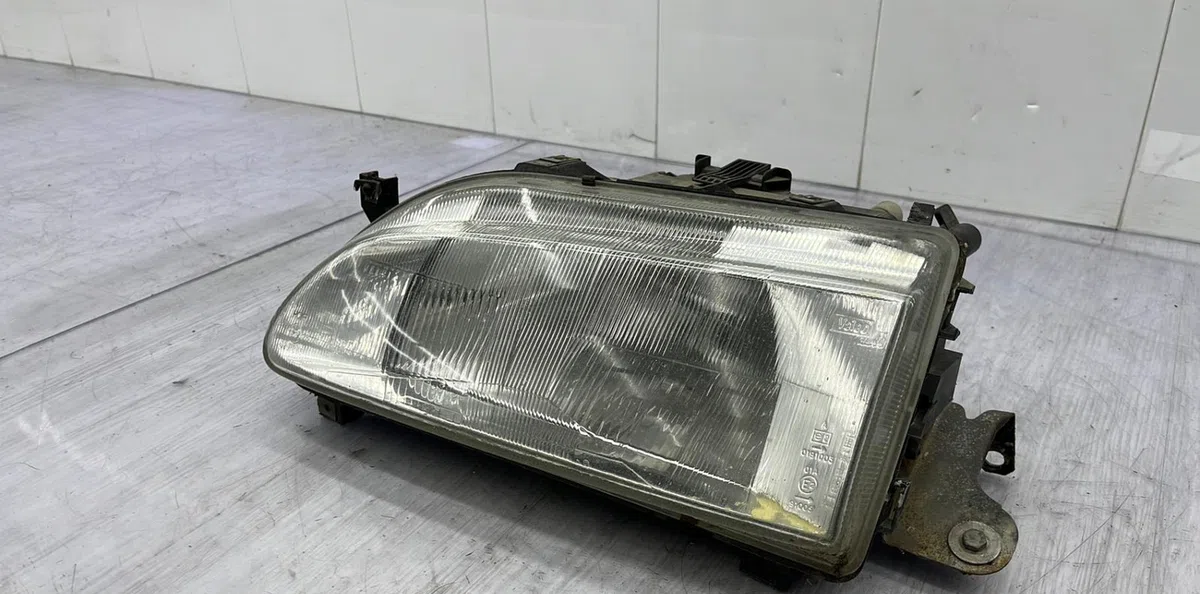 Phare gauche RENAULT R19 PHASE 1 occasion