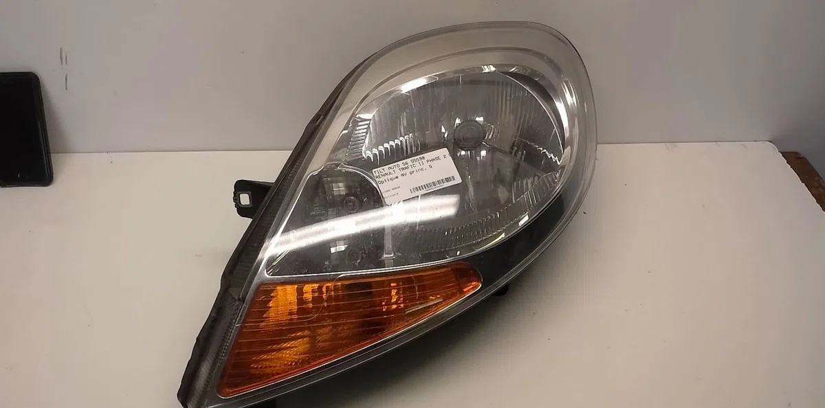 Phare gauche Renault TRAFIC II Camionnette (FL) 1.9 dci 100 (fl0c) (2001-2006) occasion
