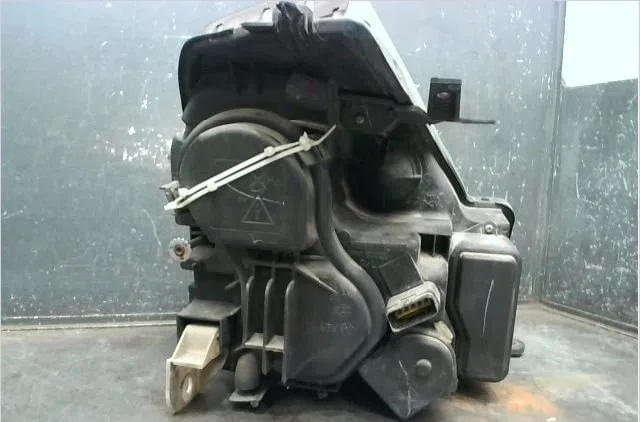 Phare gauche Renault VEL SATIS (BJ0_) 2.2 dci (bj0e, bj0f) (2002-2009) 5 portes occasion
