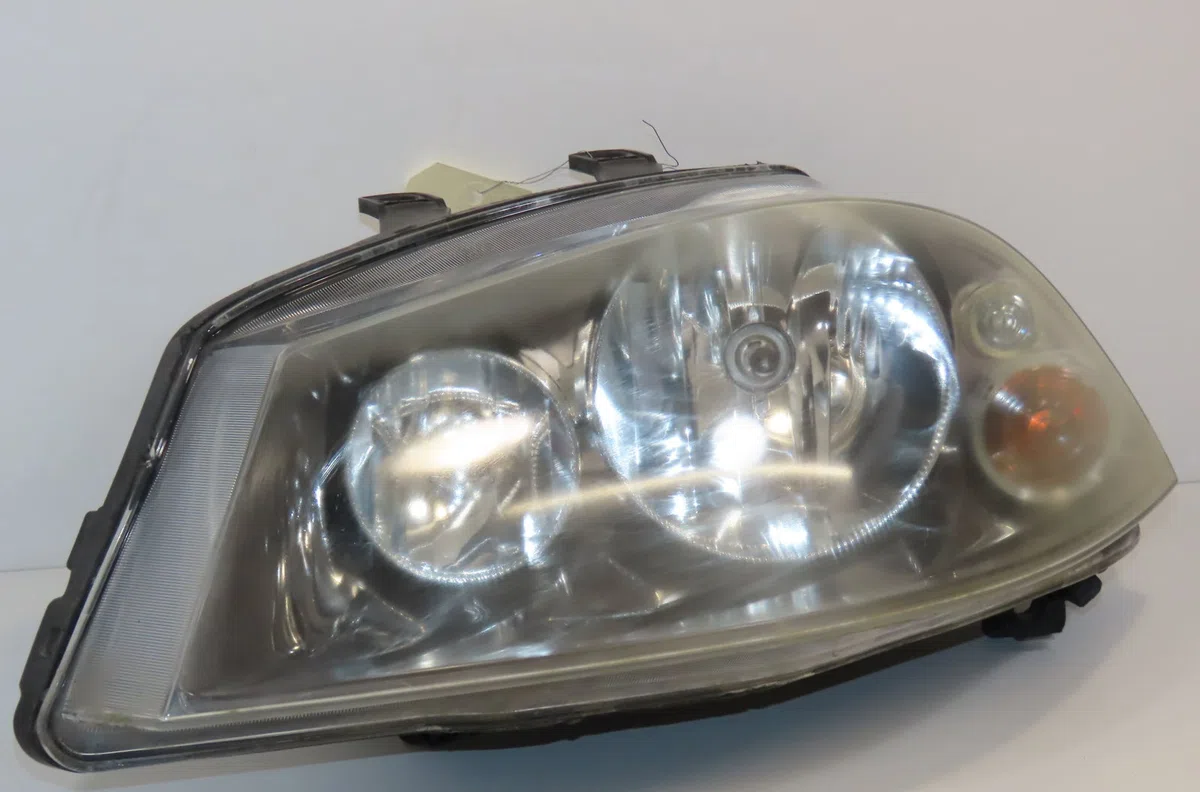 Phare gauche Seat CORDOBA (6L2) 1.4 16v (2002-2007) occasion