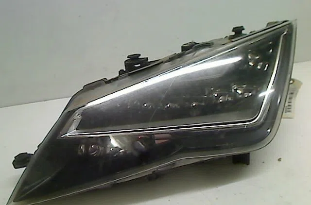 Phare gauche Seat LEON (5F1) 2.0 tdi (2012-2020) 5 portes occasion
