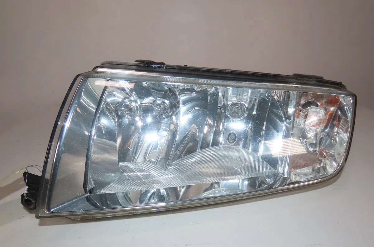 Phare gauche Skoda FABIA I Combi (6Y5) 1.9 tdi (2000-2007) occasion