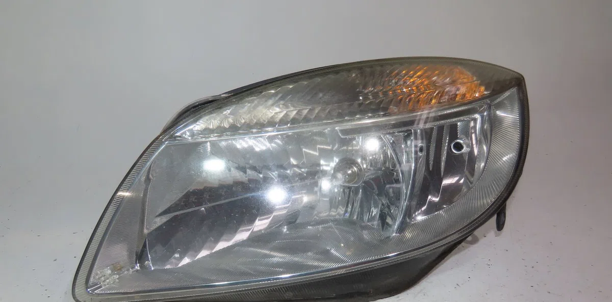 Phare gauche Skoda FABIA II (542) 1.4 tdi (2007-2010) occasion