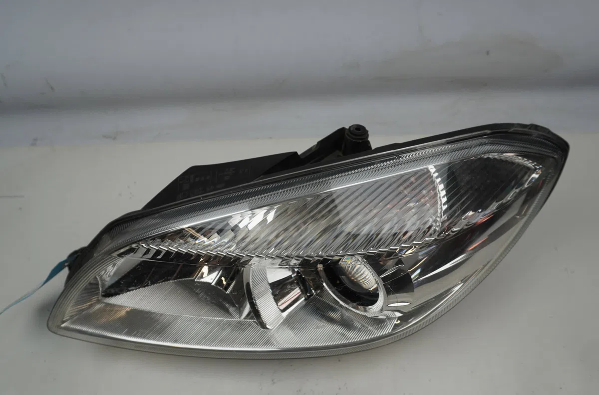 Phare gauche Skoda FABIA II (542) 1.6 tdi (2010-2014) occasion