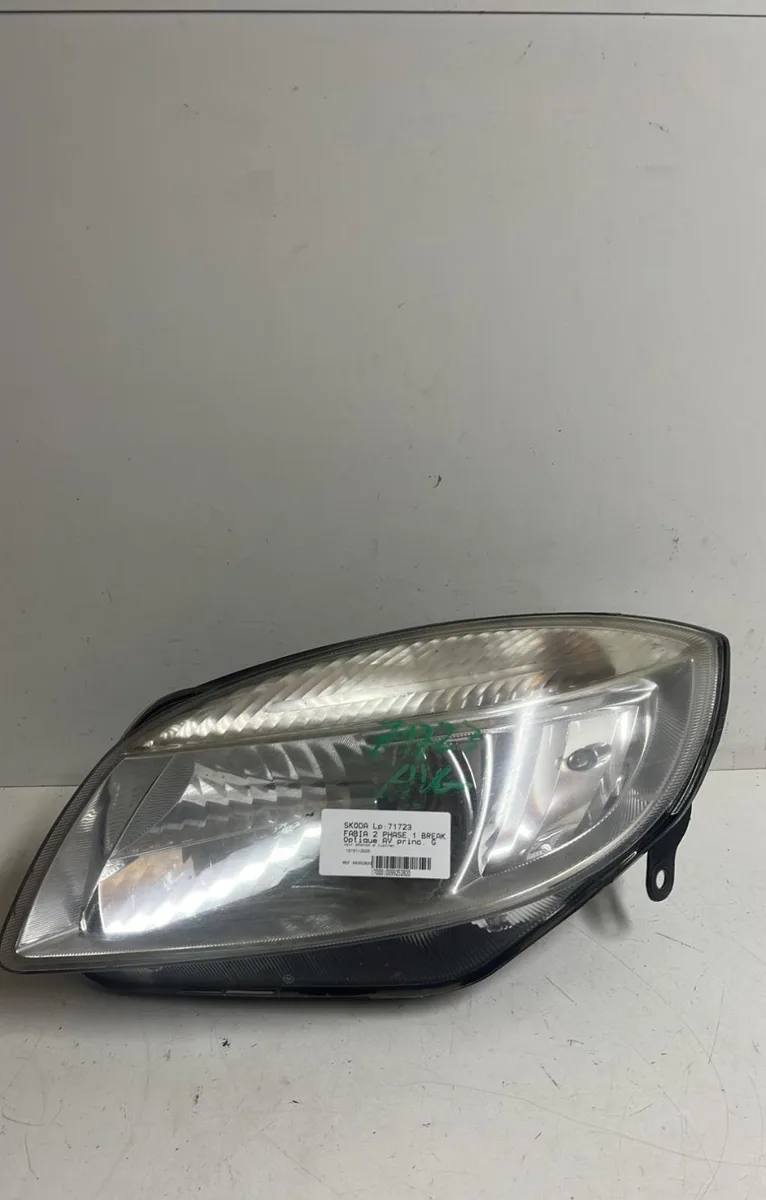 Phare gauche Skoda FABIA II Combi (545) 1.4 tdi (2007-2010) occasion