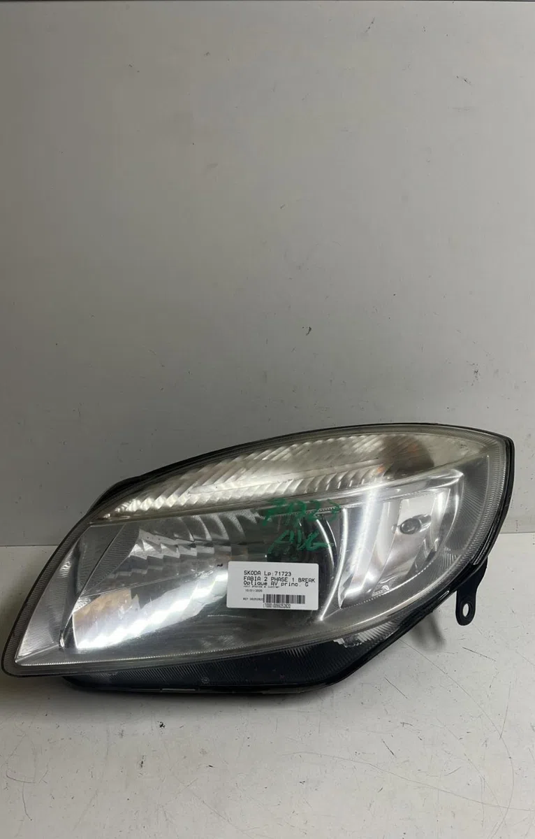 Phare gauche Skoda FABIA II Combi (545) 1.4 tdi (2007-2010) occasion