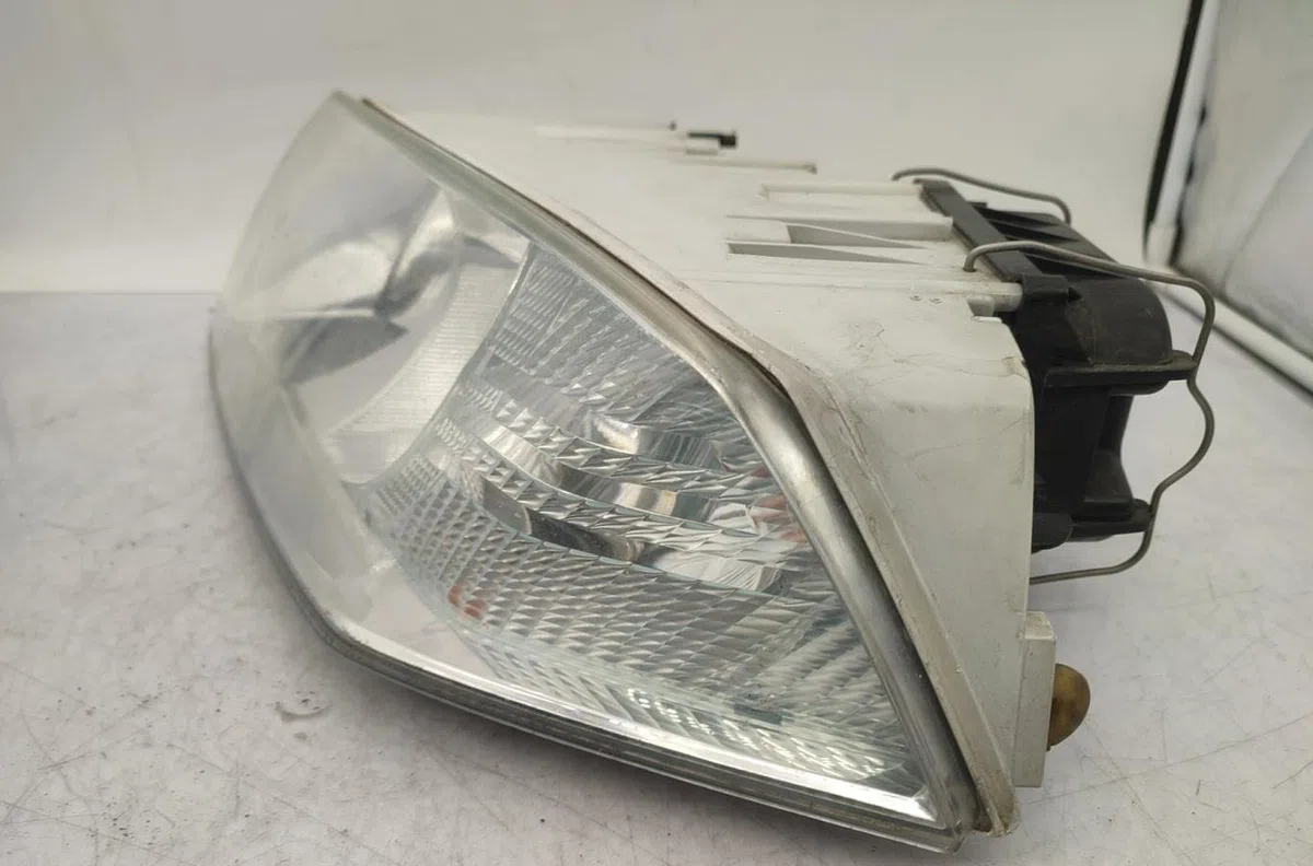 Phare gauche SKODA OCTAVIA 2 PHASE 1 occasion