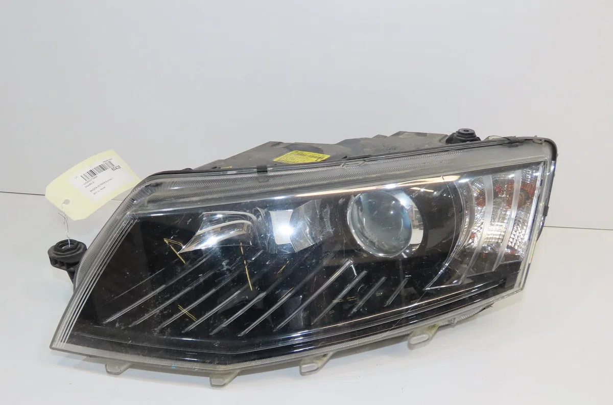 Phare gauche Skoda OCTAVIA III Combi (5E5, 5E6) 2.0 tdi - tdi rs 4x4 (2013-2020) occasion