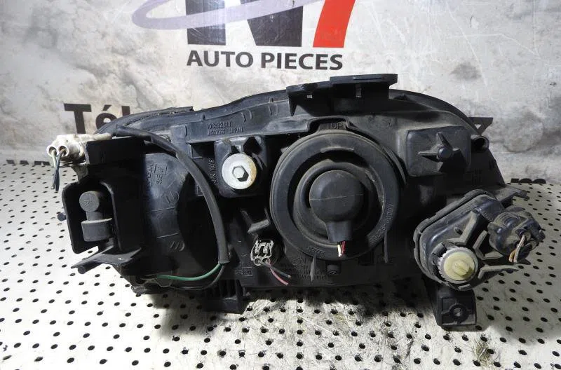 Phare gauche SUZUKI BALENO 1 BREAK occasion