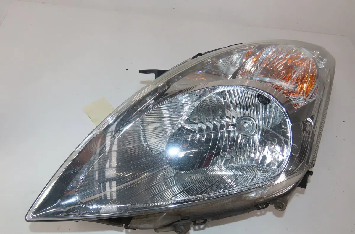 Phare gauche Suzuki SWIFT IV (FZ, NZ) 1.2 (azh 412) (2010) occasion